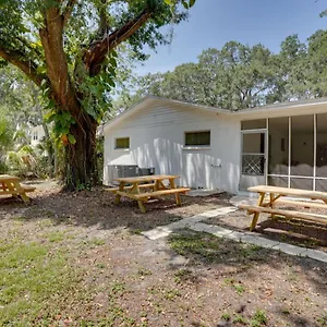 Charming Mid-century House - Just Steps To Lake! Lakeland