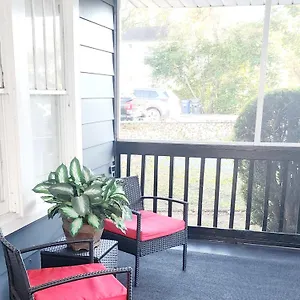 Modern Two Bedroom Lakeland